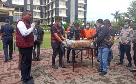 Puluhan Kilogram Ganja Dibakar di Mapolda Sumbar