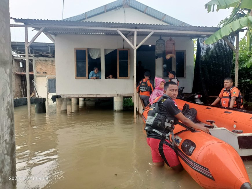 Banjir Rendam Sebagian WIlayah Padang