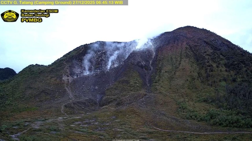 Gunung Talang Keluarkan Asap, Status Waspada