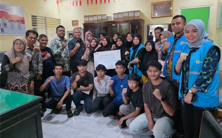 Anak-anak Korban Banjir di Agam, Dapat Beasiswa Pendidikan dari PLN