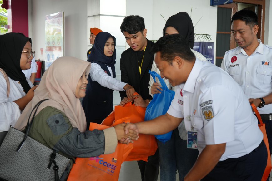 Hari Pertama Jalur KAI ke Kayutanam di Serbu Warga