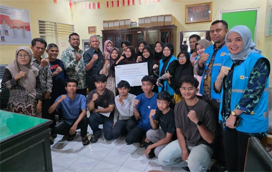 Anak-anak Korban Banjir di Agam, Dapat Beasiswa Pendidikan dari PLN
