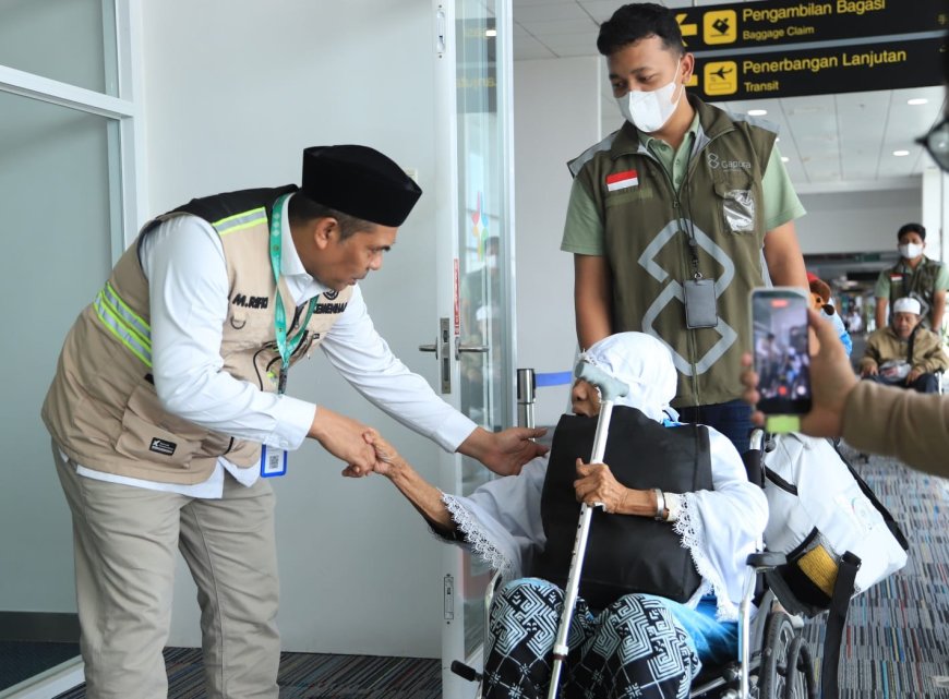 Kloter 11 Tutup Pemulangan Gelombang Satu, Debarkasi Padang Sisakan Tiga Kloter di Tanah Suci