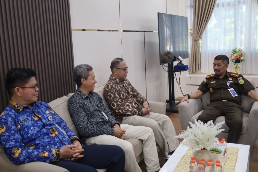 Tak ada Angin tak ada Hujan, Lima Anggota KPU Kota Padang Ramai-ramai Temui Kajari Padang