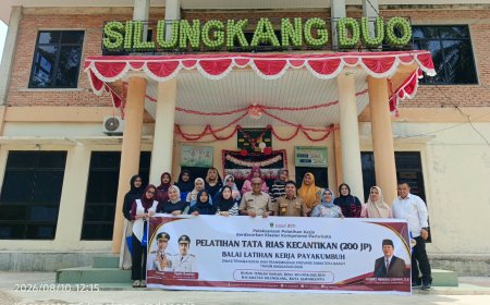 Albert Hendra Lukman Dorong Kemandirian Ekonomi Masyarakat Sawahlunto dengan Pelatihan Tata Rias Kecantikan
