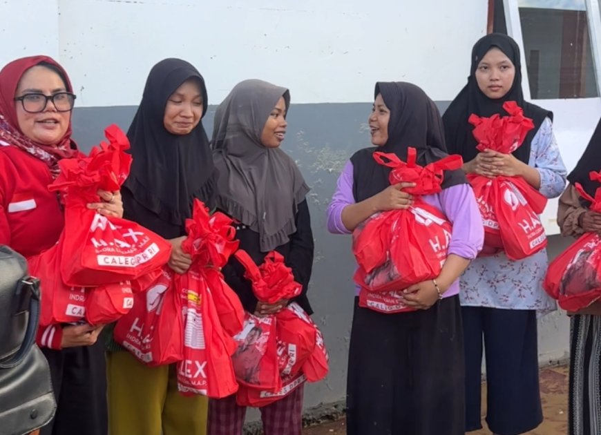 PDI Perjuangan Kota Padang Dirikan Dapur Umum, Bagikan 500 Nasi Bungkus untuk Korban Banjir
